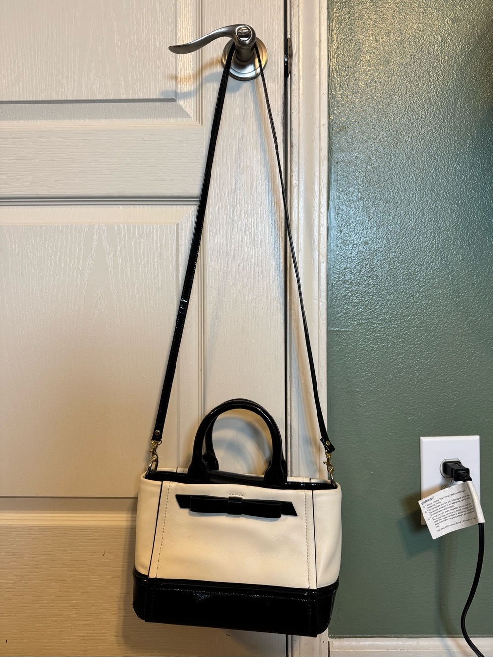 Kate Spade Brand New Women’s Two-Tone Cream and Black Bow Purse & Dust Bag